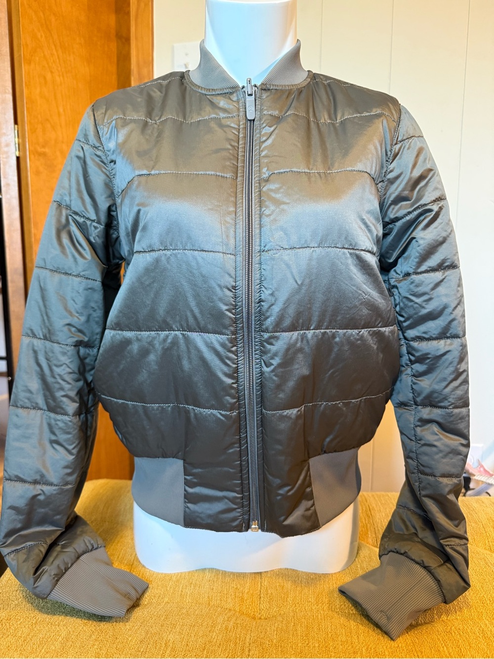 Lululemon Reversible Non-Stop Bomber Jacket Rover Size 4 Like New PrimaLoft